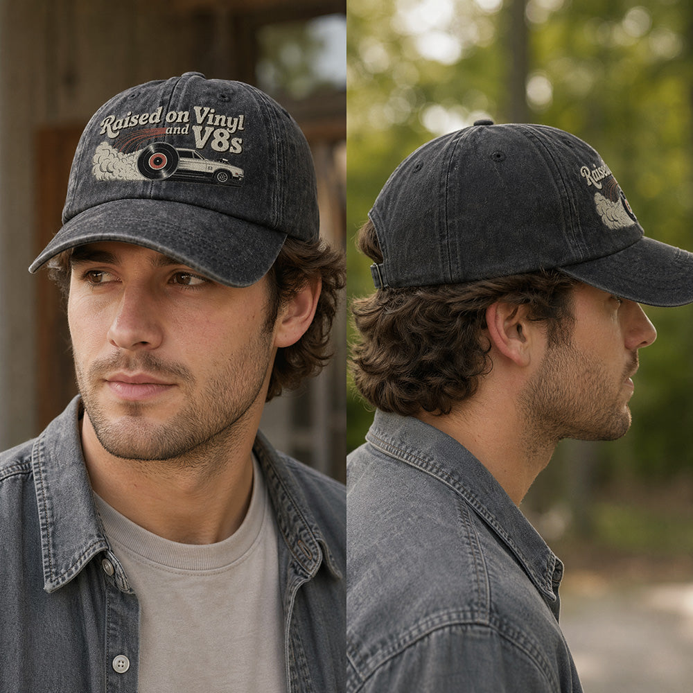 🏽🏽Siste dag, tidsbegrenset 49 % rabatt – «Raised on Vinyl and V8s» – en klassisk brodert baseballcaps designet for bilentusiaster.